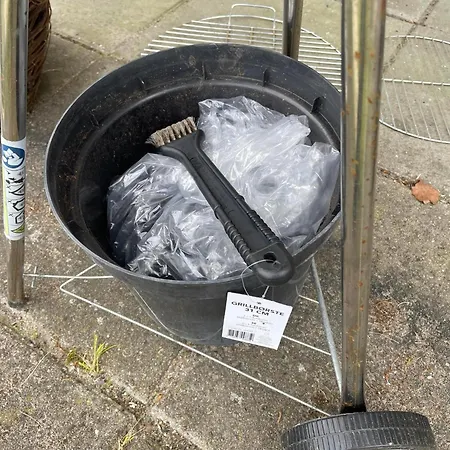 Kragenæshus *